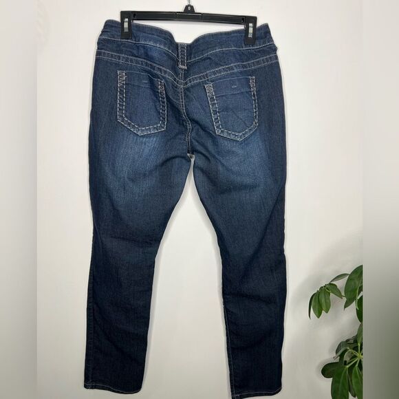 Maurice’s Jeans - Picture 2 of 6